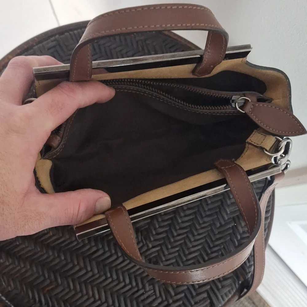 Alberta Di Canio Leather Crossbody Handbag - Picture 5 of 15